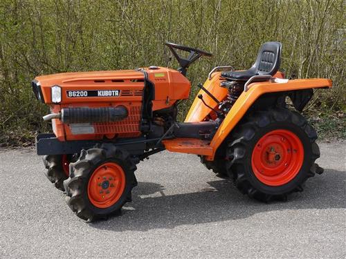 Product picture Kubota B6200HST and B7200HST workshop manual. Edition 1984