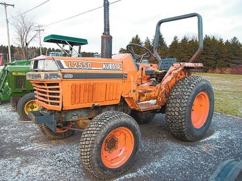 Product picture Kubota L2250 thru to L3250 operators manual