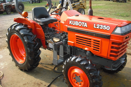 Product picture Kubota L2350dt parts book. manual trans only