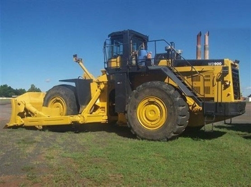 Product picture Komatsu WD900-3 operation and maintenance manual